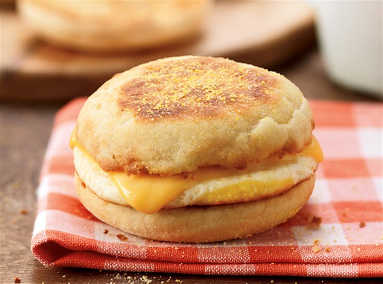 던킨 Donuts: Egg and Cheese English Muffin