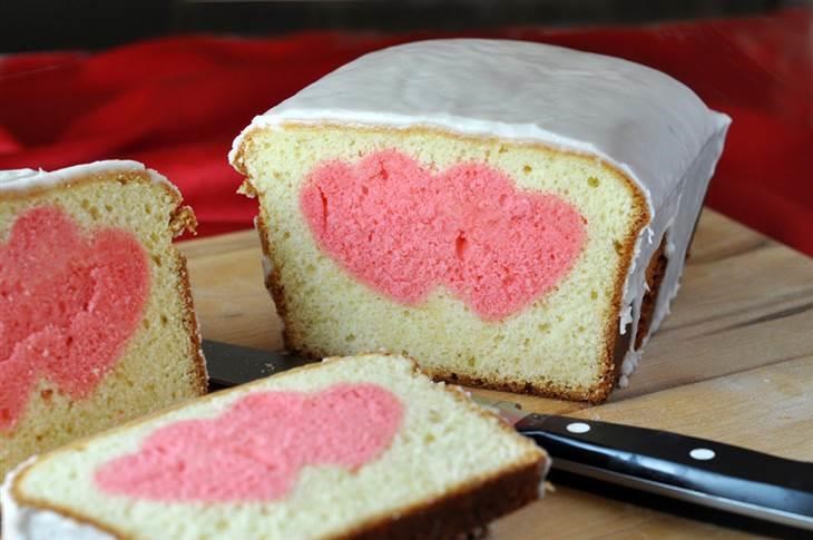 San Valentino's peek-a-boo pound cake