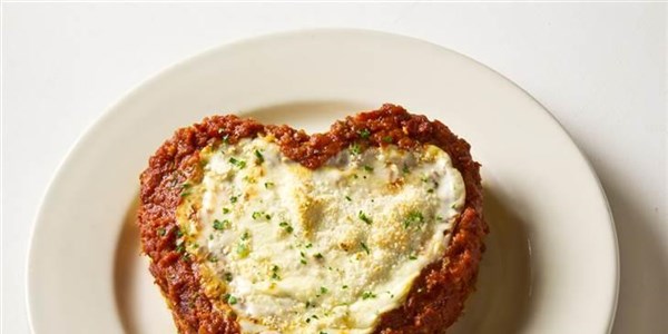 부카 di Beppo's heart-shaped lasagna
