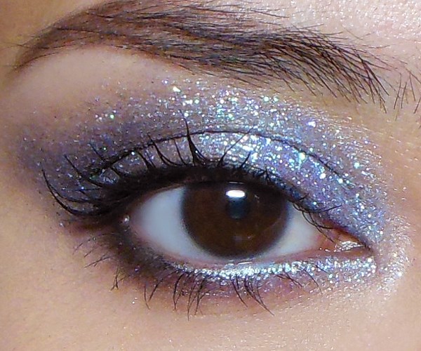 Peri eye makeup