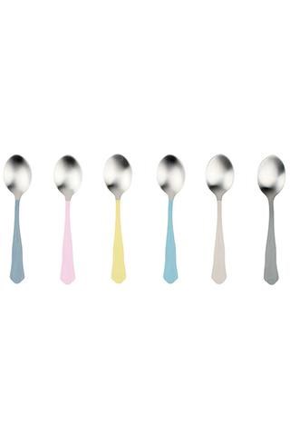 예쁜 to look at and to hold. These sweet spoons are perfect for mixing up coffee with a little conversation. 