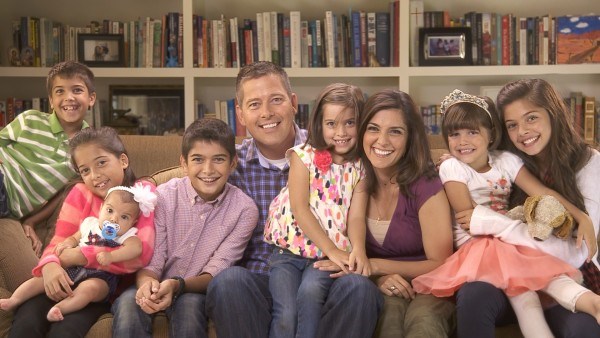 Niente wrong with a few giggles with your prayer! Rachel Campos-Duffy, husband Sean and their seven (soon to be 8!) children.
