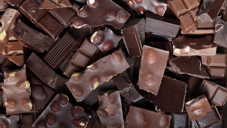 음, chocolate. While delicious and tasty, it can easily disrupt your diet.