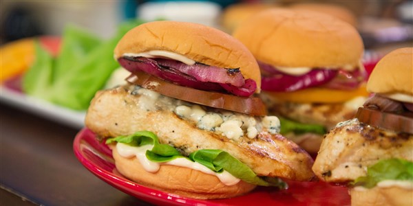 빨간 White & Bleu Chicken Burger