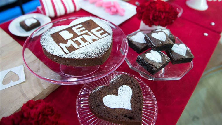 Justin Chapple of Food & Wine's Mad Genius Tips, shares five fun food hacks for Valentine's Day. Treat your sweetheart to confetti pancakes, heart-stenciled brownies, white chocolate ice cream bowls and more. TODAY, February 13 2023.