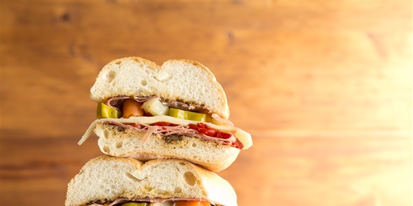 현대 Muffaletta Sandwich