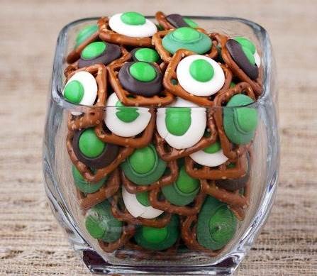 St. Patrick's Day quick and easy pretzel bites by Love From the Kitchen