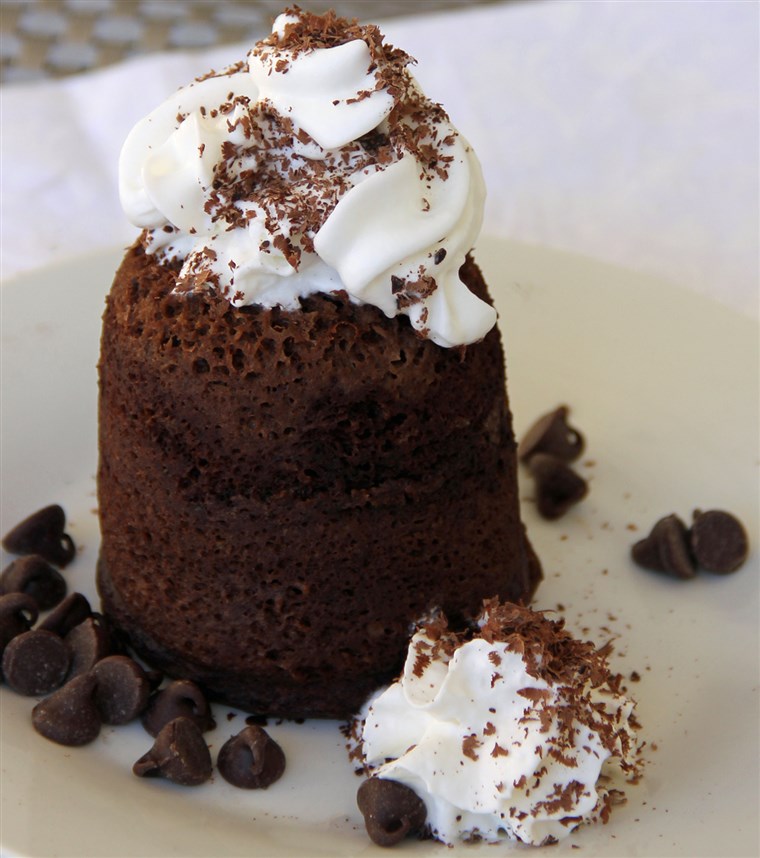 건강한 chocolate mug cake from happybeinghealthy.com