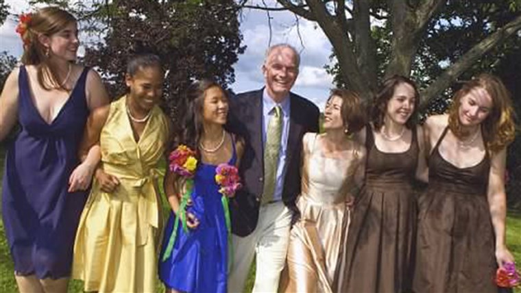 에이미 Dickinson with her family on her wedding day