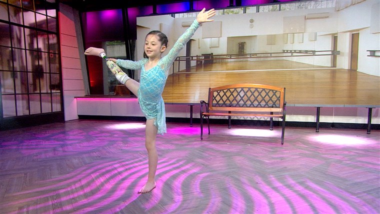8歳 dancer Alissa Sizemore, who lost a foot in an accident last year, performs on TODAY