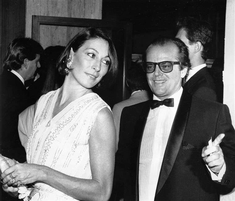 잭 Nicholson joined Anjelica Huston at the premiere of her father John Huston's film 