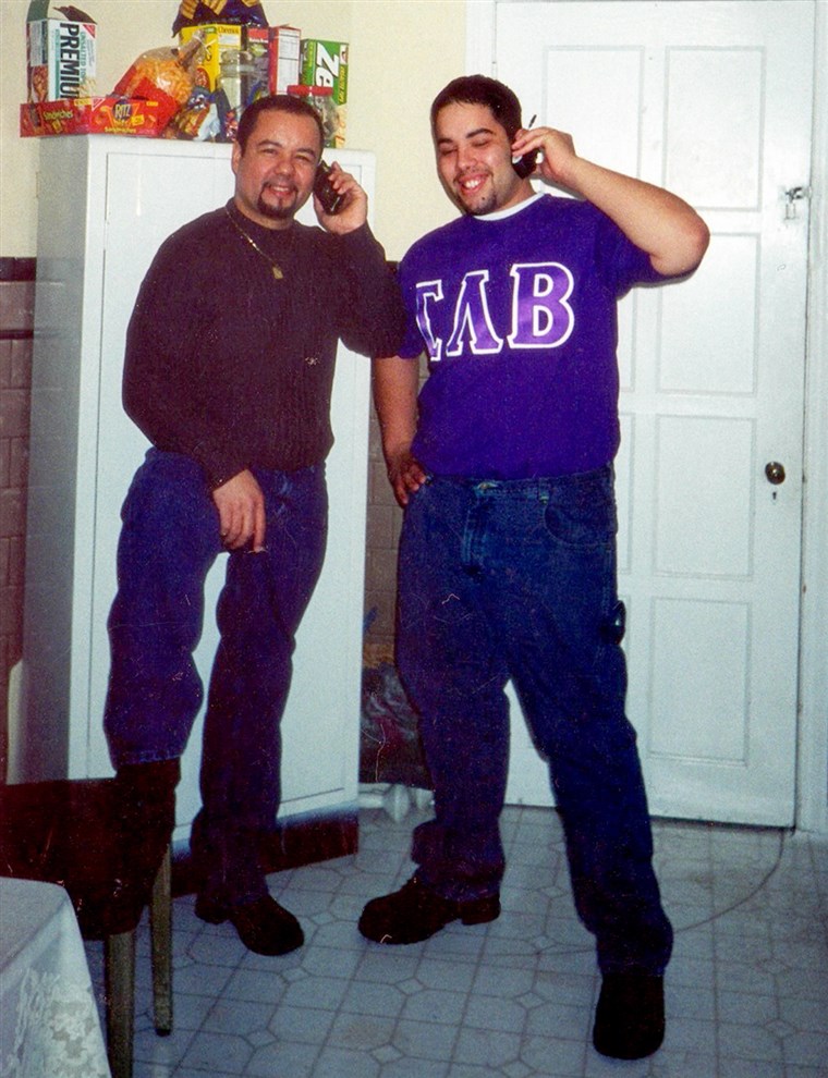 アリエル Castro (left), and his son Anthony. 