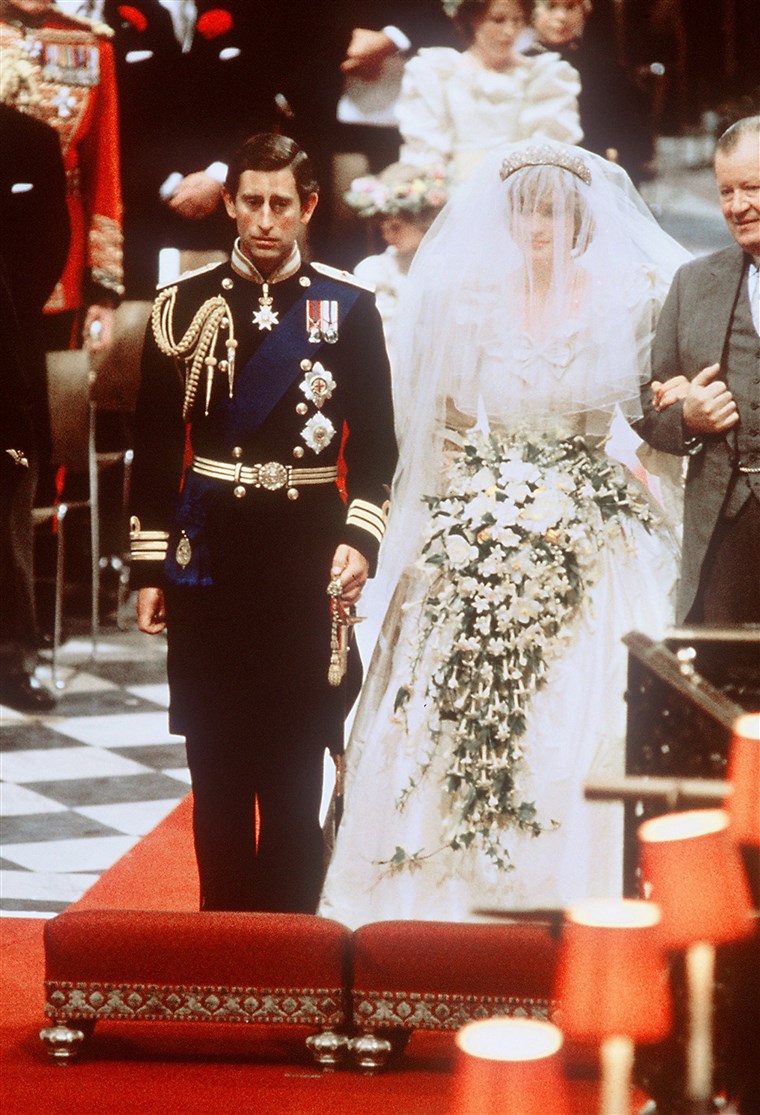 王女 Diana and Prince Charles on their wedding day.