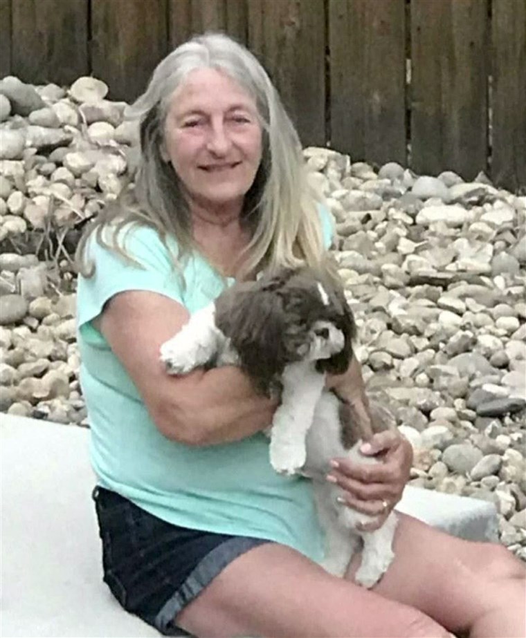 샤론 Larson of South Milwaukee died on June 23 after her dog nipped her hand. 