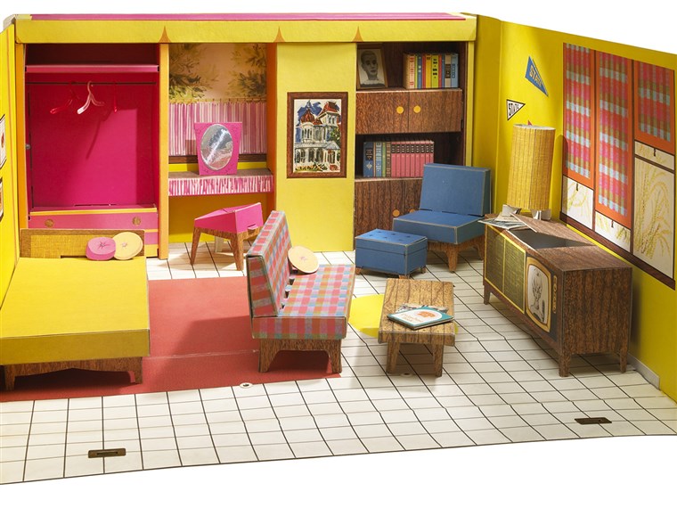 ザ Barbie Dreamhouse Experience features life-sized versions of Barbie's fictional home, all splashed with bright Barbie colors. 