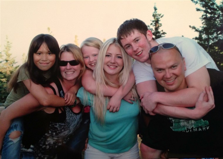베키 and Kelly Turney with their kids, including Triston Green, second from the right, who died in October 2015.