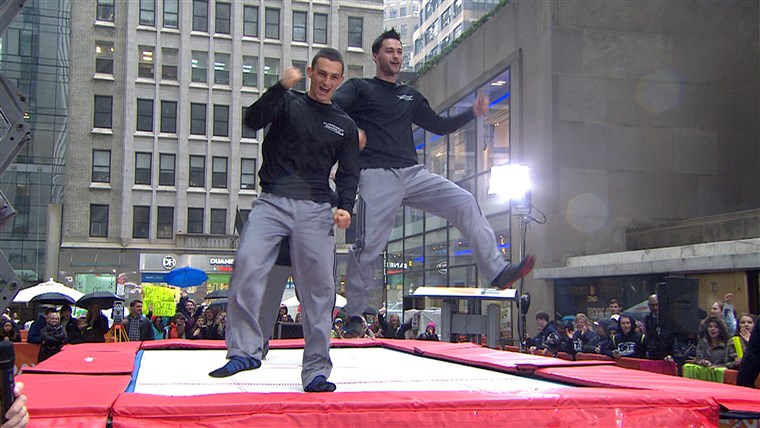 Itu brothers celebrated their new world record on the plaza. 