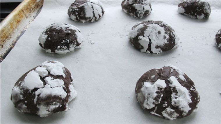 대단히 Chocolaty Crinkles cookie recipe by Baked bakery in Brooklyn