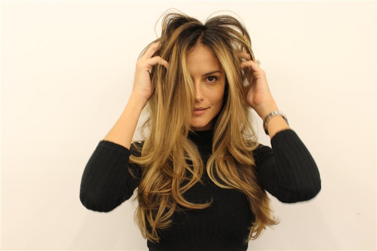 Cannella swirl hair on model Natalia Borges