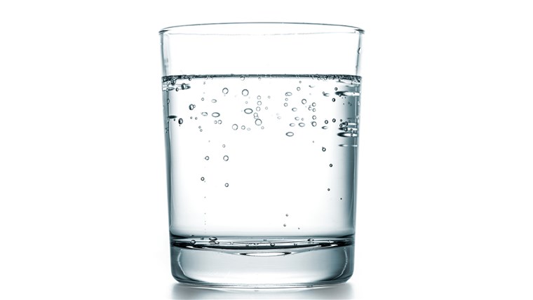 SEBUAH fresh glass sparkling water; 