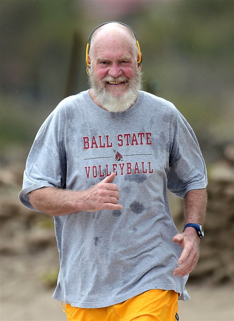 *EKSKLUSIF* A bearded David Letterman takes a run around the Caribbean islands