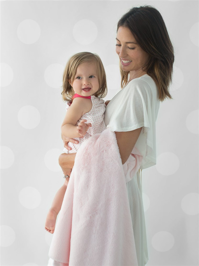 Bambino blanket with mom and baby