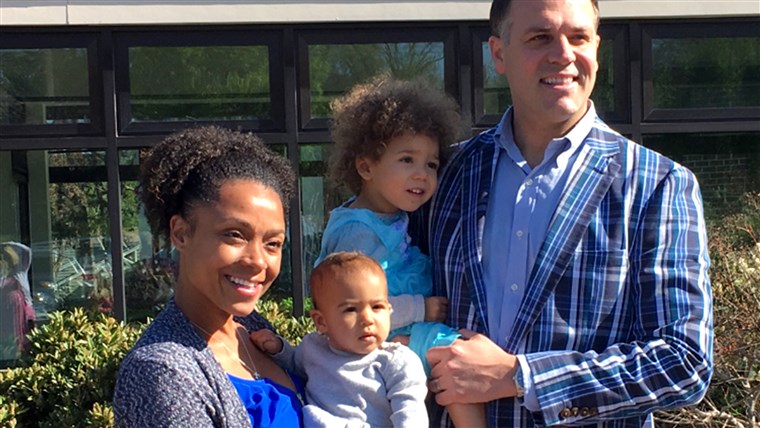 도스 with her husband, Jeff Thompson, and their daughters Kateri, 2, and Quinn, 10 months.