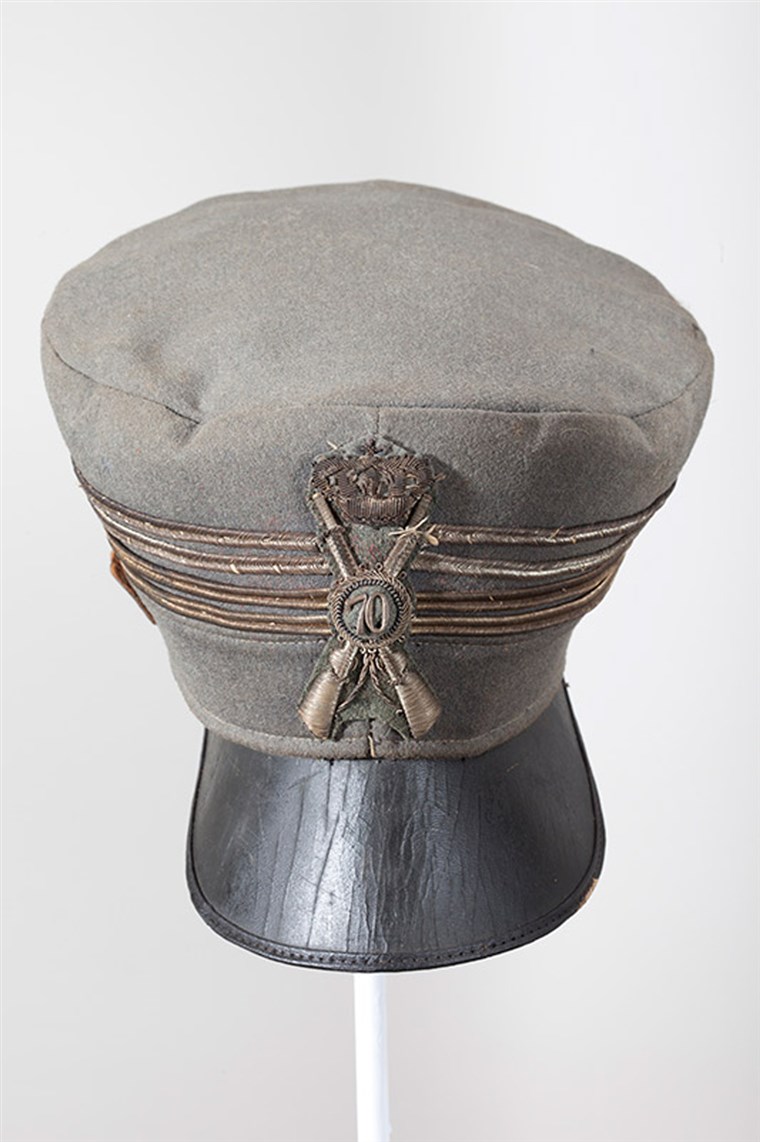 박사. Seuss also had this military-style cap in his collection.