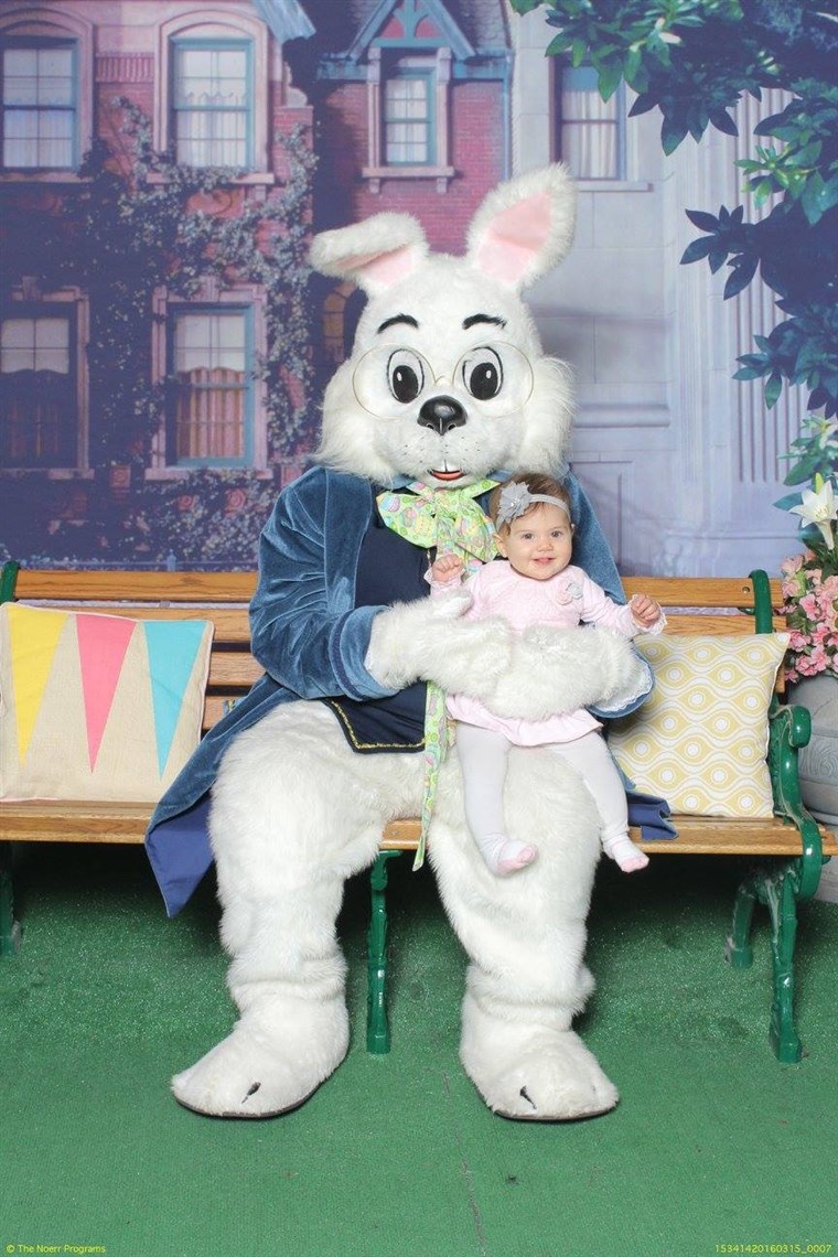 中 Fiona Raimondi loved the Easter Bunny last year...