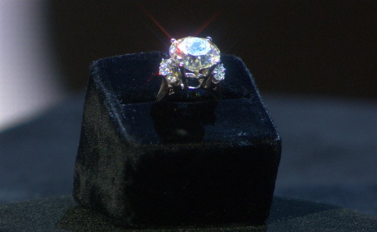 Jahe Alden's engagement ring.