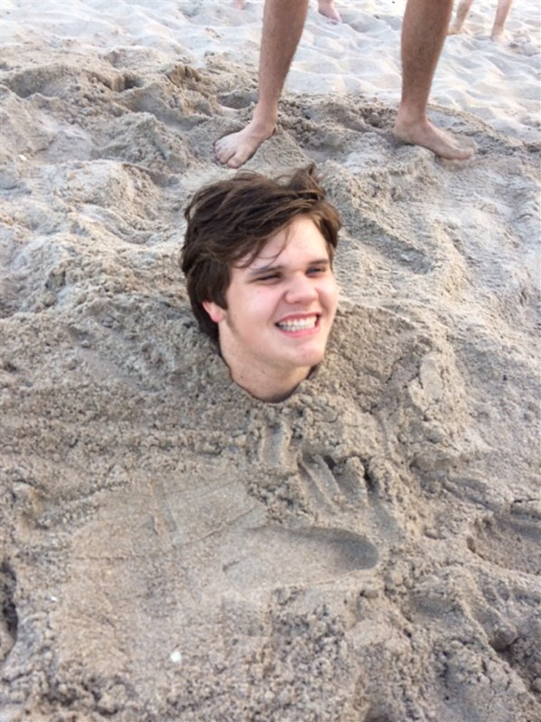 후 being buried in the sand on the beach, Michael contracted hookworm and has been battling an infection for more than a month.