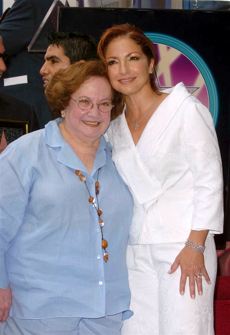 グロリア Estefan and mother Gloria Fajardo