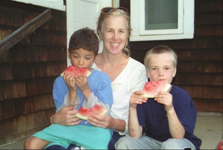 マーガレット Schwartz and her two adopted sons.