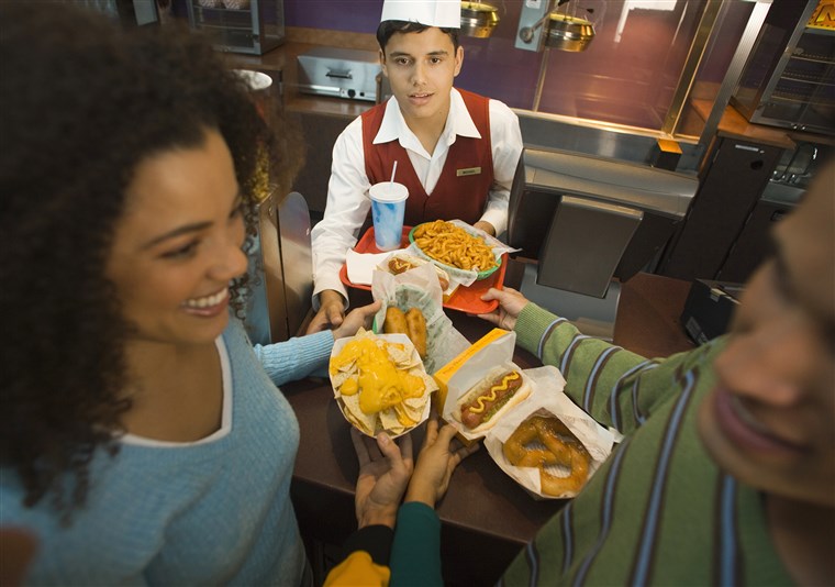 영화 theater concession stand, food, nachos, pretzel, junk food