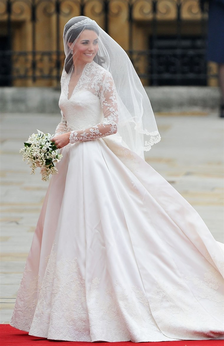 영상: Image: Royal Wedding - Wedding Guests And Party Make Their Way To Westminster Abbey