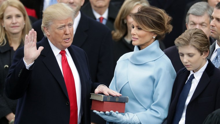 ドナルド Trump Is Sworn In As 45th President Of The United States