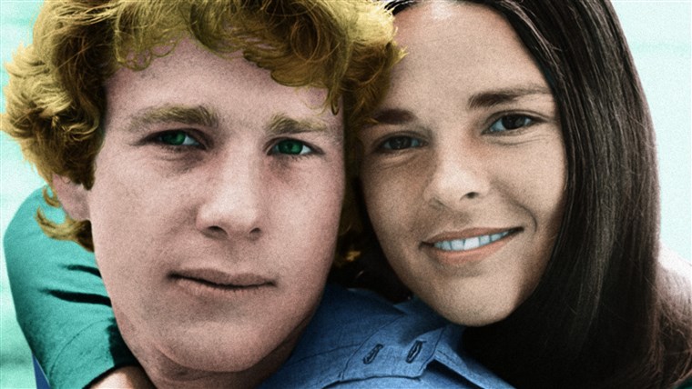 AMORE STORY, from left: Ryan O'Neal, Ali MacGraw, 1970