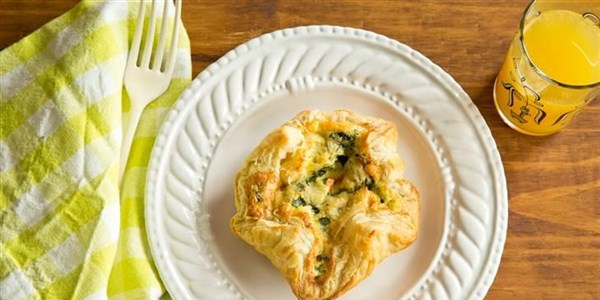 Make-Ahead Spinach and Artichoke Baked Egg Soufflés