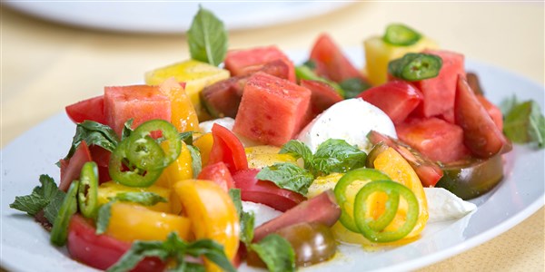 법정 상속 동산 Tomato and Watermelon Salad with Mozzarella