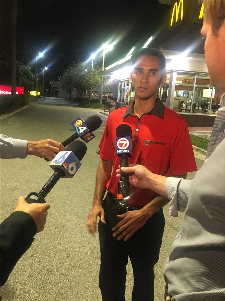 Daerah Miami McDonald's drive-thru worker Pedro Viloria saved the life of a customer this week.
