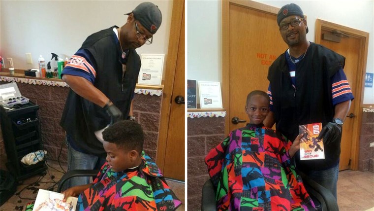 이발사 Courtney Holmes, who gave away free haircuts to children in exchange for them reading him stories at a community back to school festival last weekend.