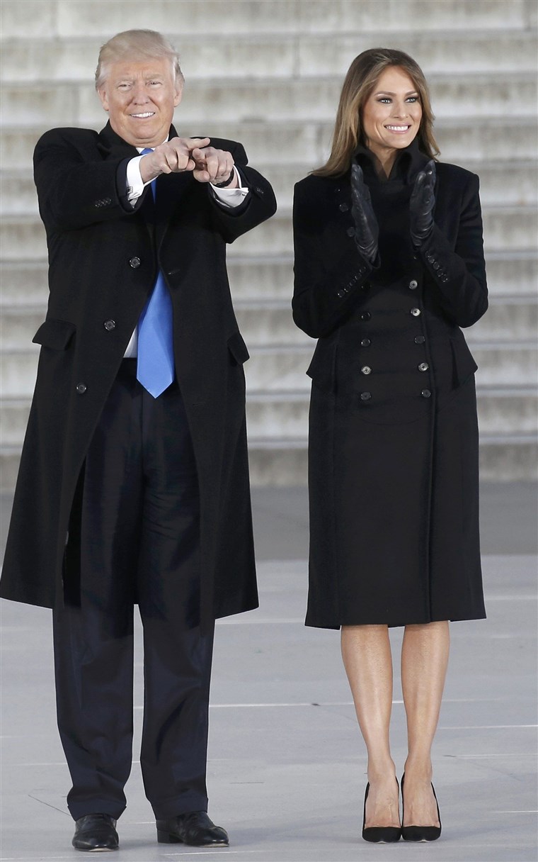 ドナルド and Melania Trump inauguration outfit