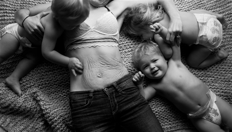 에서 a touching blog post, Desiree Fortin talks about postpartum depression and body image.
