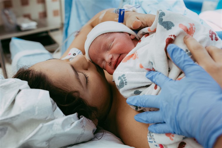 ザ sweet moment when Vanessa Rodriguez met her son after her C-section delivery.