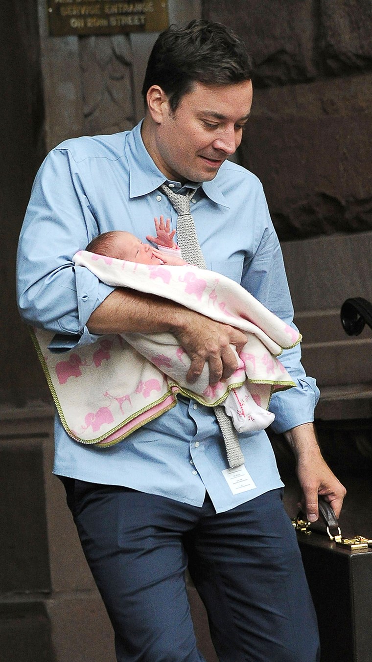 ジミー Fallon departs his Manhattan residence with his adorable baby girl Winnie Fallon.