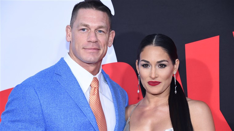 ジョン Cena and Nikki Bella attend the premiere of 