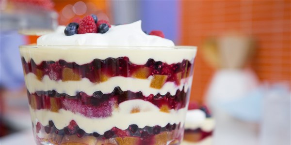 Semua orang Amerika Summer Berry Trifle