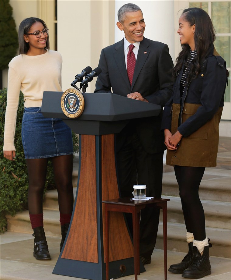 大統領 Obama with daughters Malia and Sasha from November 2015