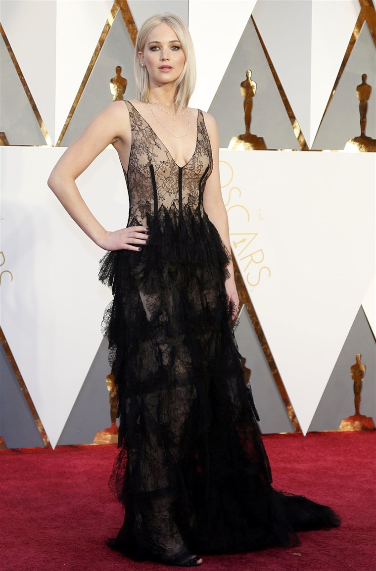 제니퍼 Lawrence: Oscars 2016 red carpet best dressed