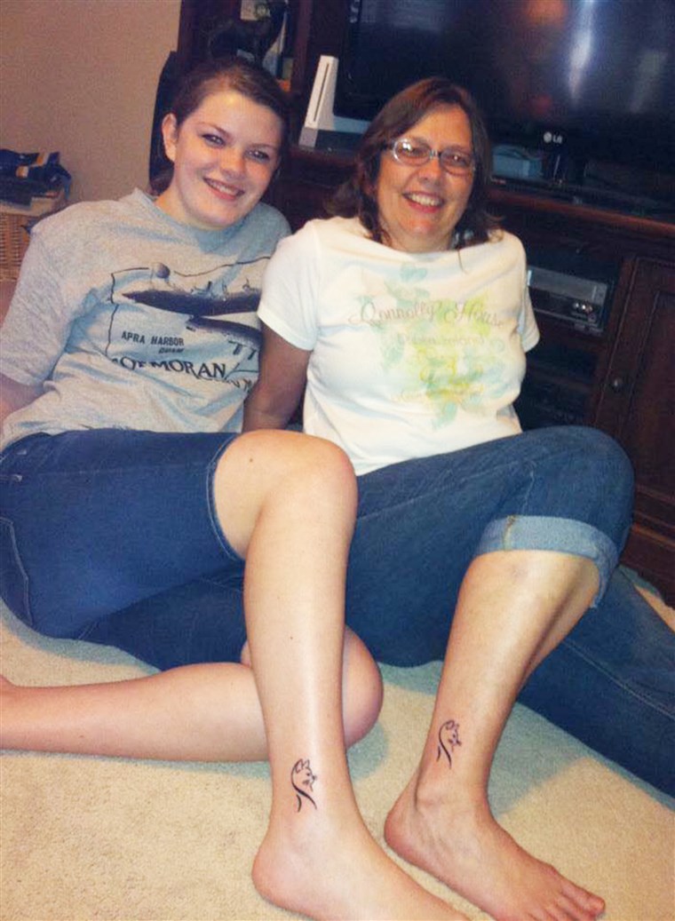 メリッサ Underwood and her daughter had to drive from South Carolina to Florida to get matching tattoos when her daughter was 17.